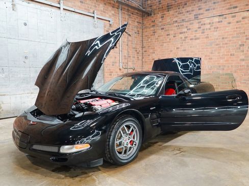 Used 2002 Chevrolet Corvette Z06 w/ Memory Pkg RWD image 26