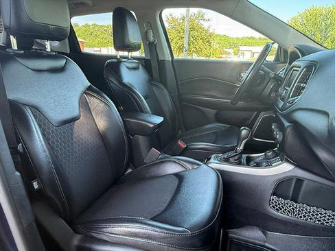 Used 2017 Jeep Compass Latitude AWD/4WD image 12