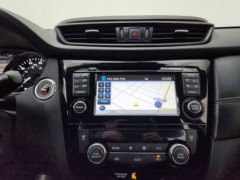 Used 2017 Nissan Rogue SL image 30