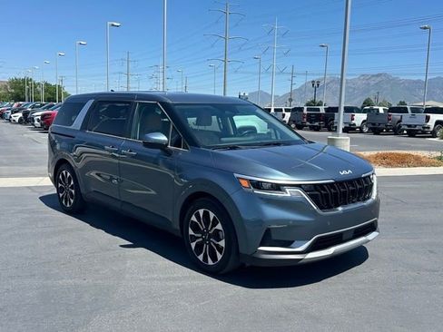 Used 2024 Kia Carnival EX FWD image 9