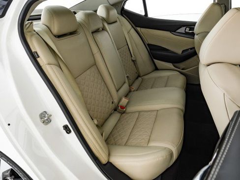 Used 2020 Nissan Maxima Platinum w/ Sport Mat Group image 31