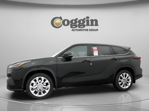 Used 2026 Toyota Highlander Limited AWD/4WD image 4
