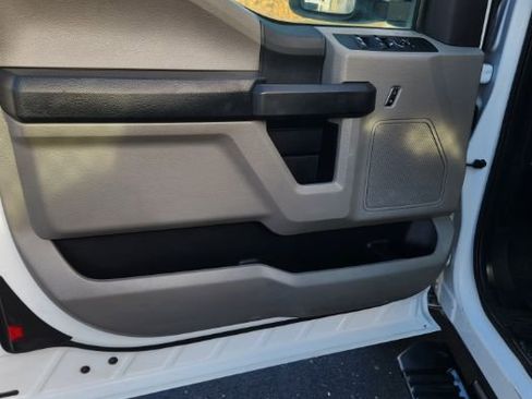 Used 2017 Ford F250 XL w/ Power Equipment Group image 12