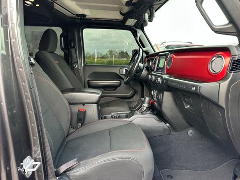 Used 2019 Jeep Wrangler Unlimited Rubicon AWD/4WD image 16