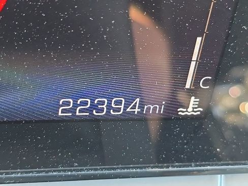 Used 2025 Chevrolet Trax LT w/ LT Convenience Package FWD image 24