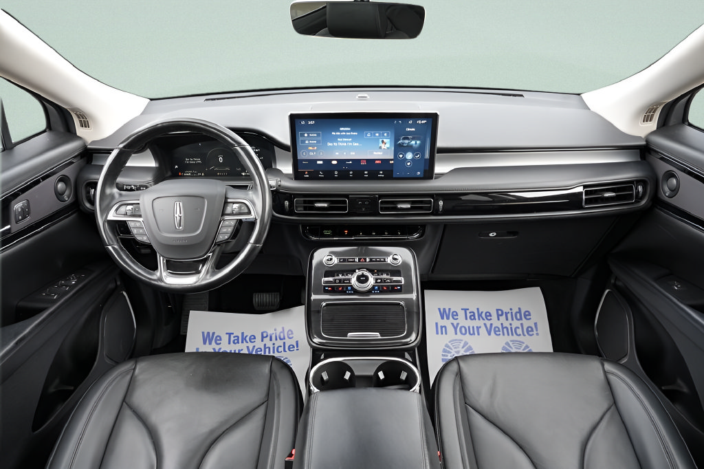 Used 2023 Lincoln Nautilus Reserve AWD/4WD image 19