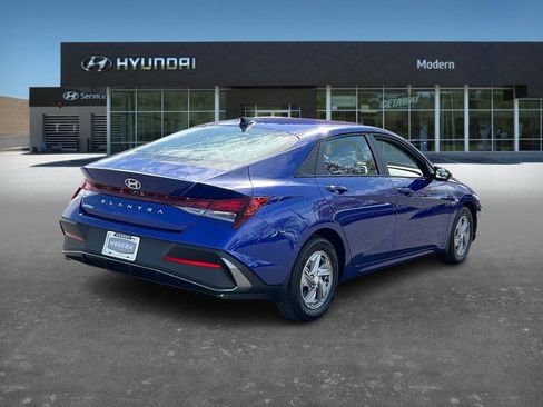 New 2026 Hyundai Elantra SE image 3