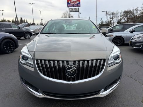 Used 2017 Buick Regal Premium w/ Driver Confidence Package #2 image 10