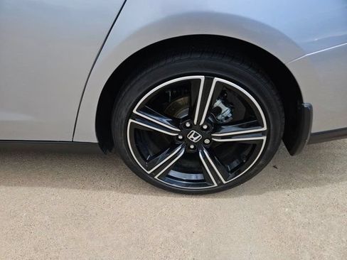 Used 2025 Honda Accord Sport image 9