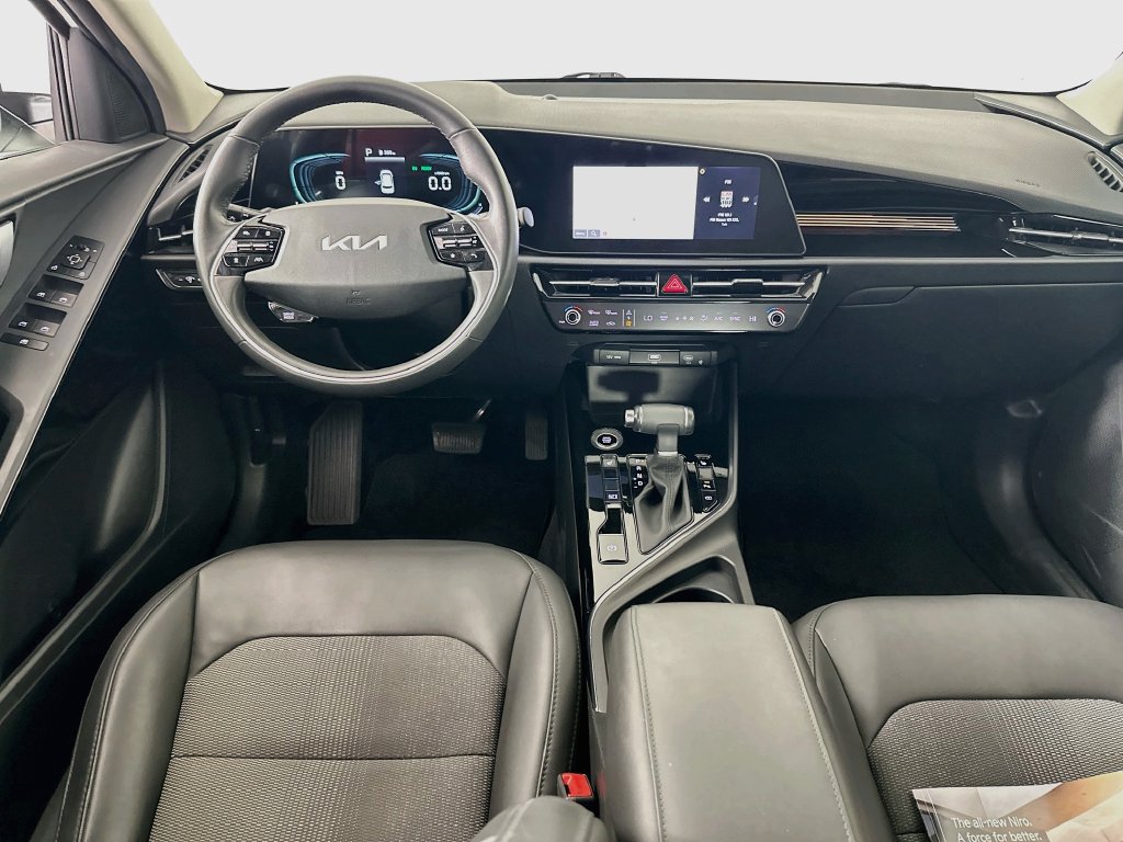 Used 2023 Kia Niro EX FWD image 24