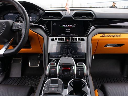 Used 2023 Lamborghini Urus S AWD/4WD image 25