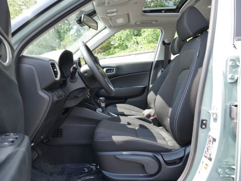 Used 2026 Hyundai Venue SEL FWD image 12