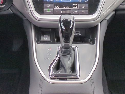 Used 2025 Subaru Outback Limited image 21