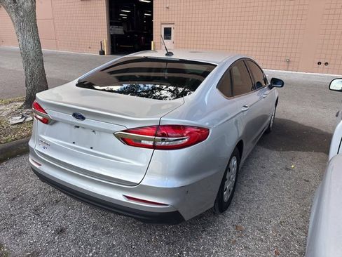 Used 2019 Ford Fusion S image 4