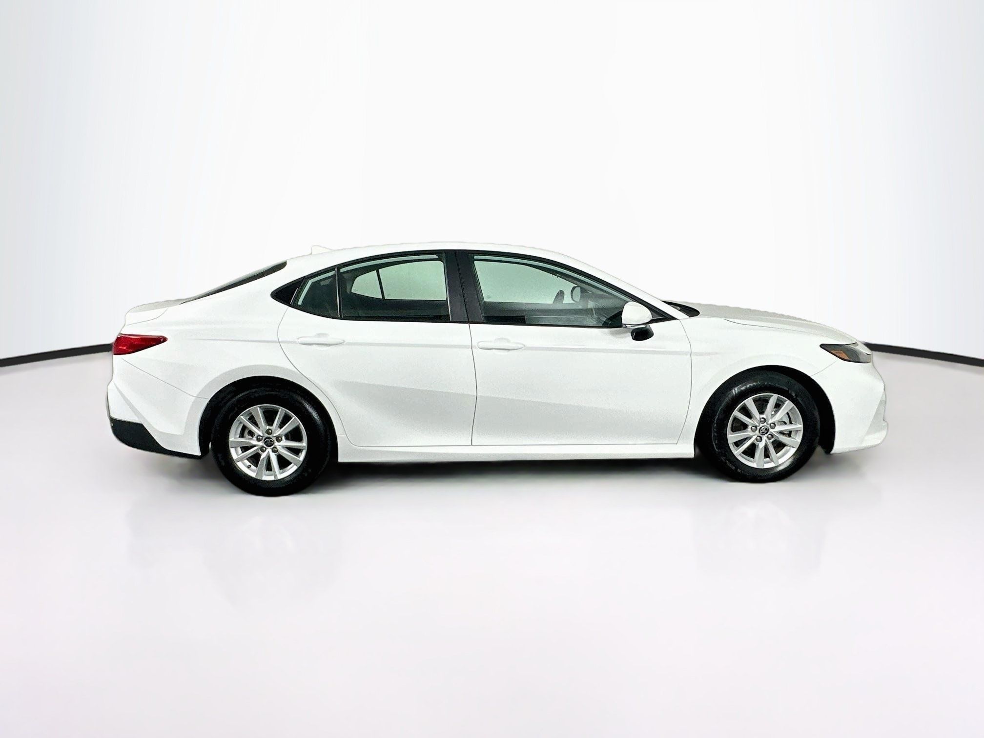 Used 2025 Toyota Camry LE FWD image 10