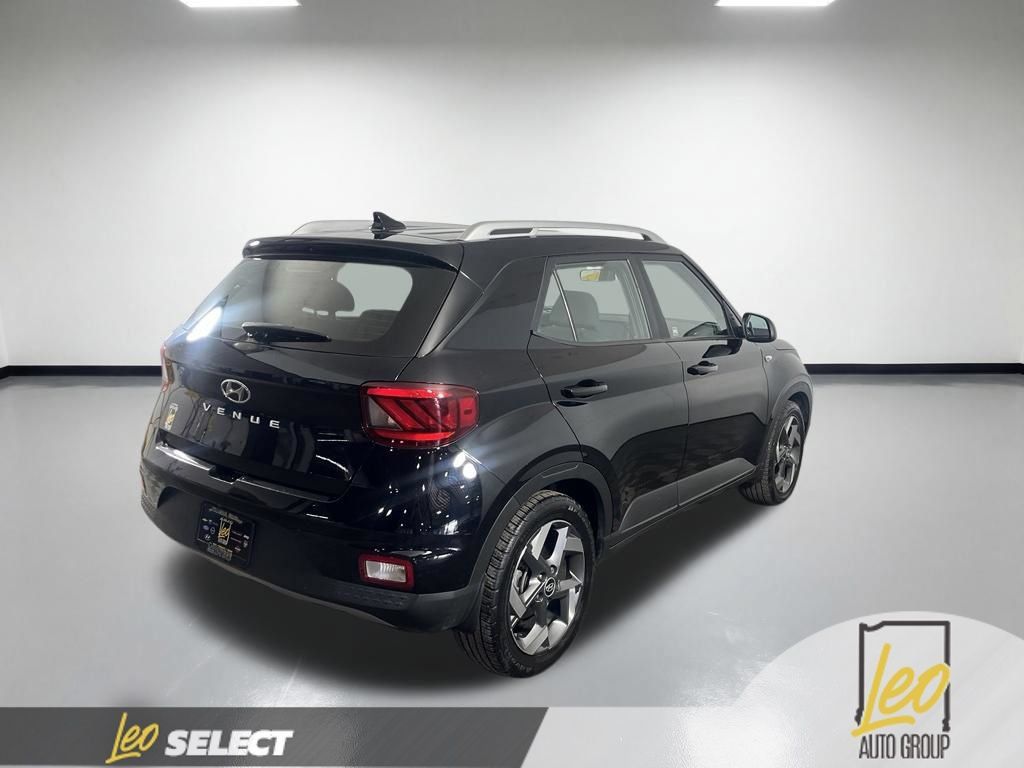 Used 2021 Hyundai Venue SEL FWD image 5