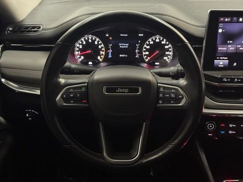 Used 2022 Jeep Compass Limited AWD/4WD image 11