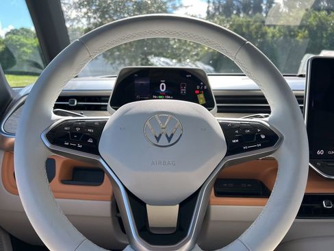 New 2025 Volkswagen ID. Buzz Pro S Plus image 17