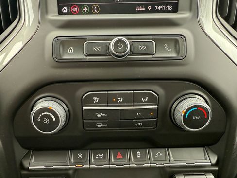 Used 2022 Chevrolet Silverado 1500 Custom image 28