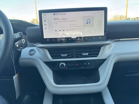 New 2026 Ford Explorer Active w/ Active Comfort Package image 17