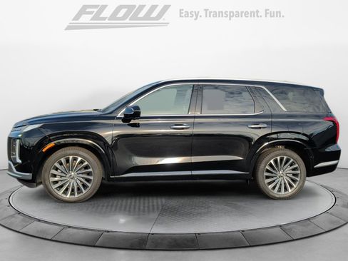 Used 2023 Hyundai Palisade Calligraphy image 4