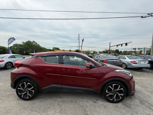 Used 2019 Toyota C-HR Limited FWD image 7