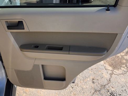 Used 2010 Ford Escape XLT image 32