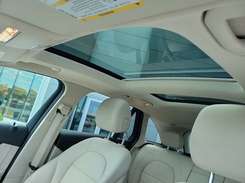 Used 2022 Mercedes-Benz GLC 300 image 28