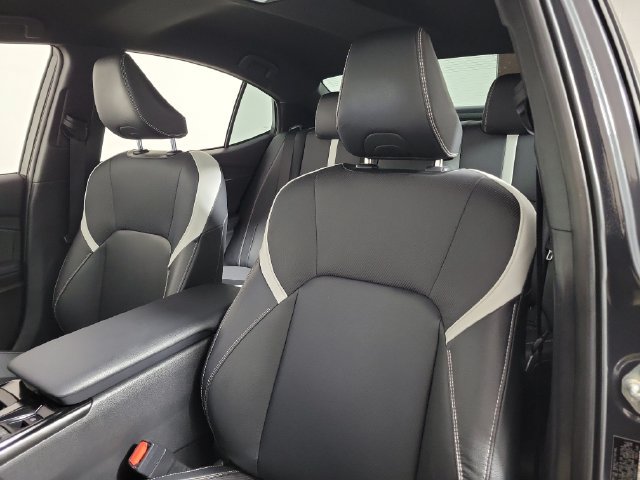 Used 2025 Toyota Camry SE w/ Convenience Package FWD image 20
