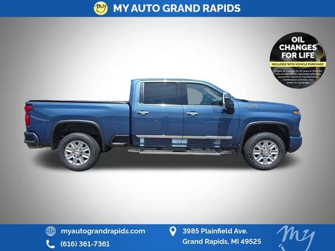 Used 2024 Chevrolet Silverado 3500 High Country w/ Technology Package AWD/4WD image 5