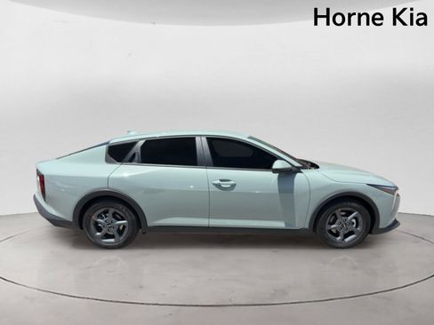 New 2026 Kia K4 FWD image 3