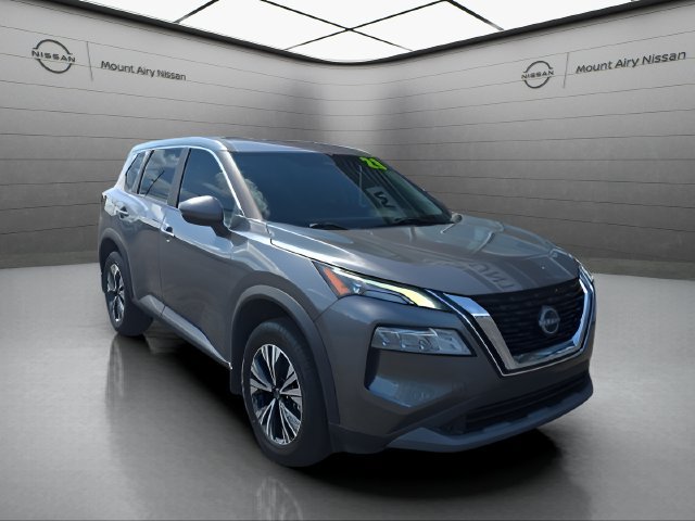 Used 2023 Nissan Rogue SV FWD image 2
