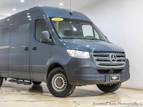 Used 2019 Mercedes-Benz Sprinter 170 image 2