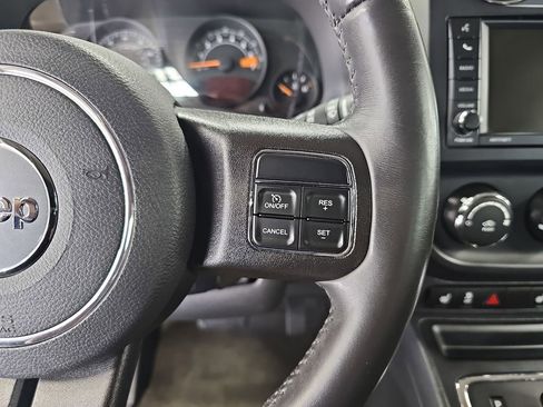 Used 2016 Jeep Patriot High Altitude AWD/4WD image 17
