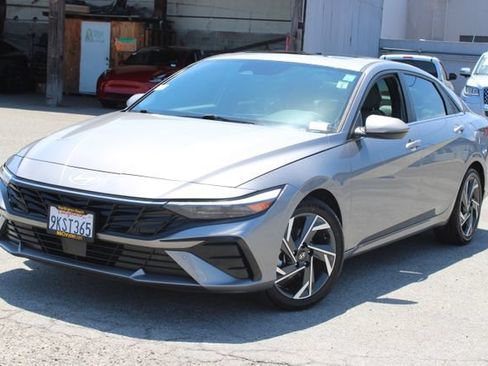 Used 2024 Hyundai Elantra Limited FWD image 8