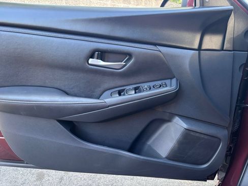 Used 2024 Nissan Altima 2.5 SV FWD image 18