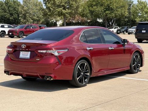 Used 2018 Toyota Camry XSE FWD image 4