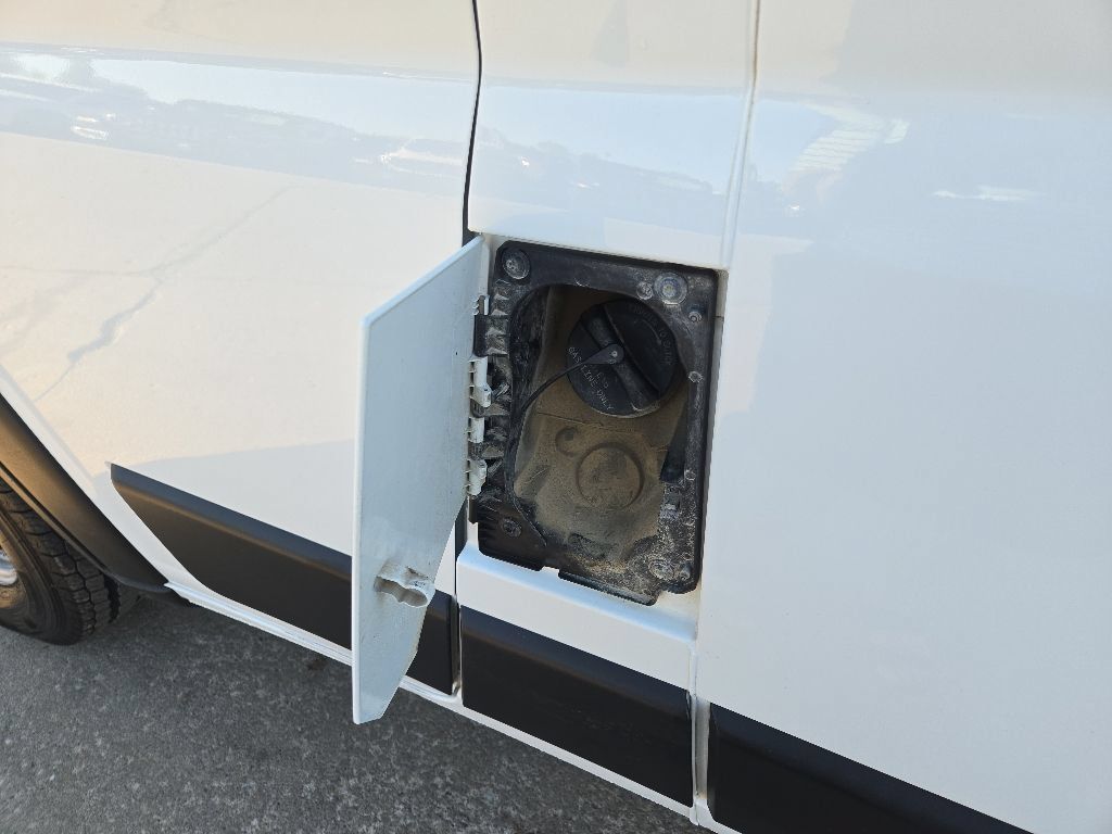 Used 2025 RAM ProMaster 2500 w/ Convenience Group FWD image 18