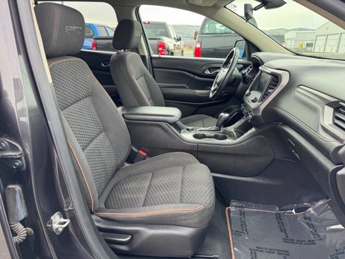 Used 2017 GMC Acadia SLE w/ Driver Alert Package I image 9