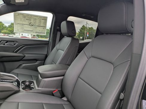 New 2025 Chevrolet Colorado LT w/ LT Convenience Package image 8