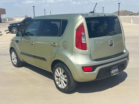 Used 2013 Kia Soul + FWD image 8