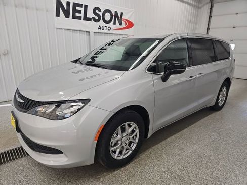 New 2026 Chrysler Voyager LX image 4