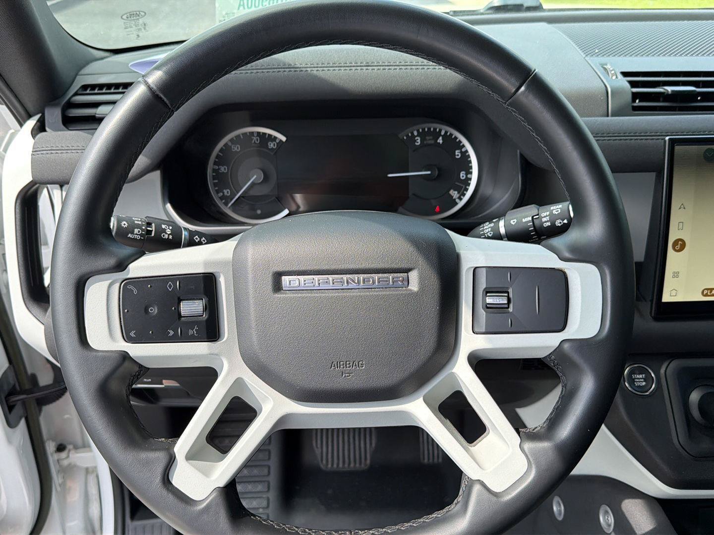 Used 2023 Land Rover Defender 90 SE AWD/4WD image 16