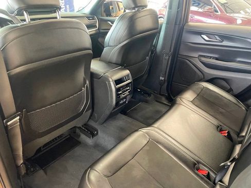 Used 2023 Jeep Grand Cherokee Altitude AWD/4WD image 21