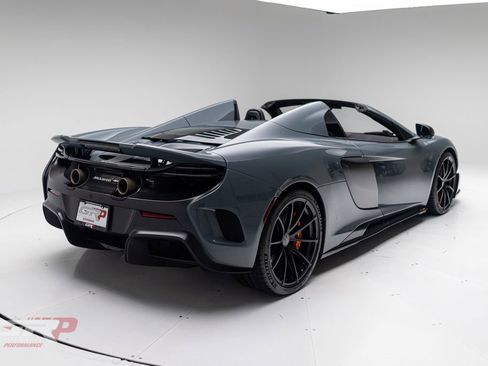 Used 2016 McLaren 675LT Spider RWD image 3