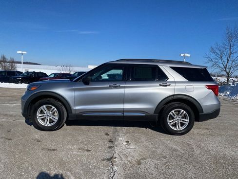 Used 2021 Ford Explorer XLT image 6