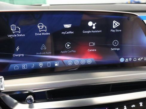 New 2026 Cadillac Lyriq V image 18