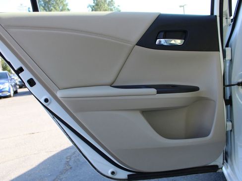 Used 2014 Honda Accord EX image 22