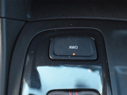 Used 2022 Chevrolet Equinox RS w/ Infotainment Package image 37