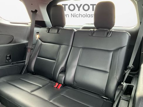 Used 2022 Ford Explorer XLT w/ Equipment Group 202A AWD/4WD image 23